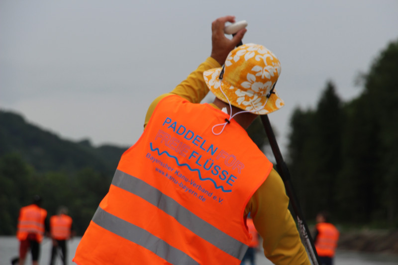 Immer noch, immer wieder: Demo für eine frei fließende Salzach